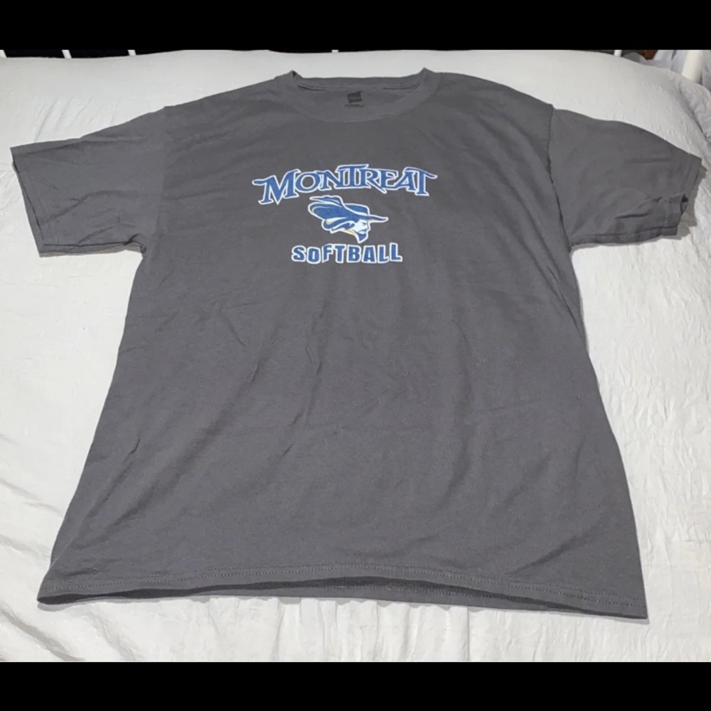 Womens Graphic Tshirt Size Medium